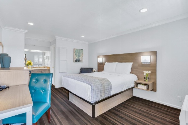 Hotel & Suites Napa Valley image 1